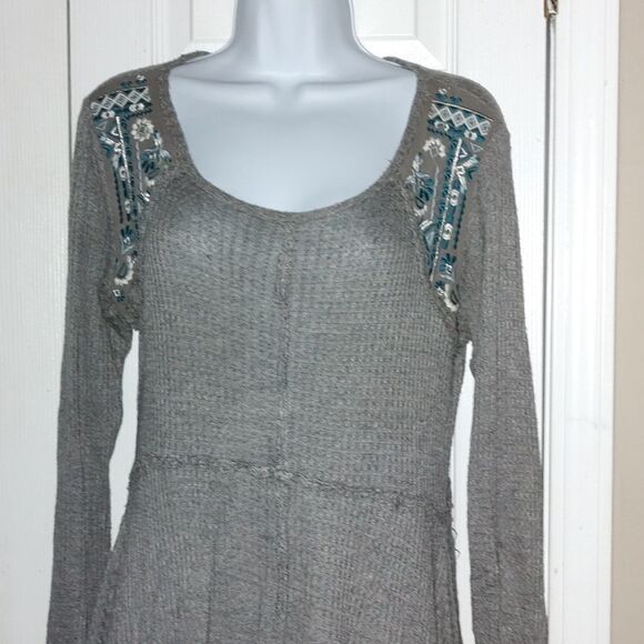 Maurices  gray long sleeve sharkbite tunic top Sz L - Picture 3 of 5